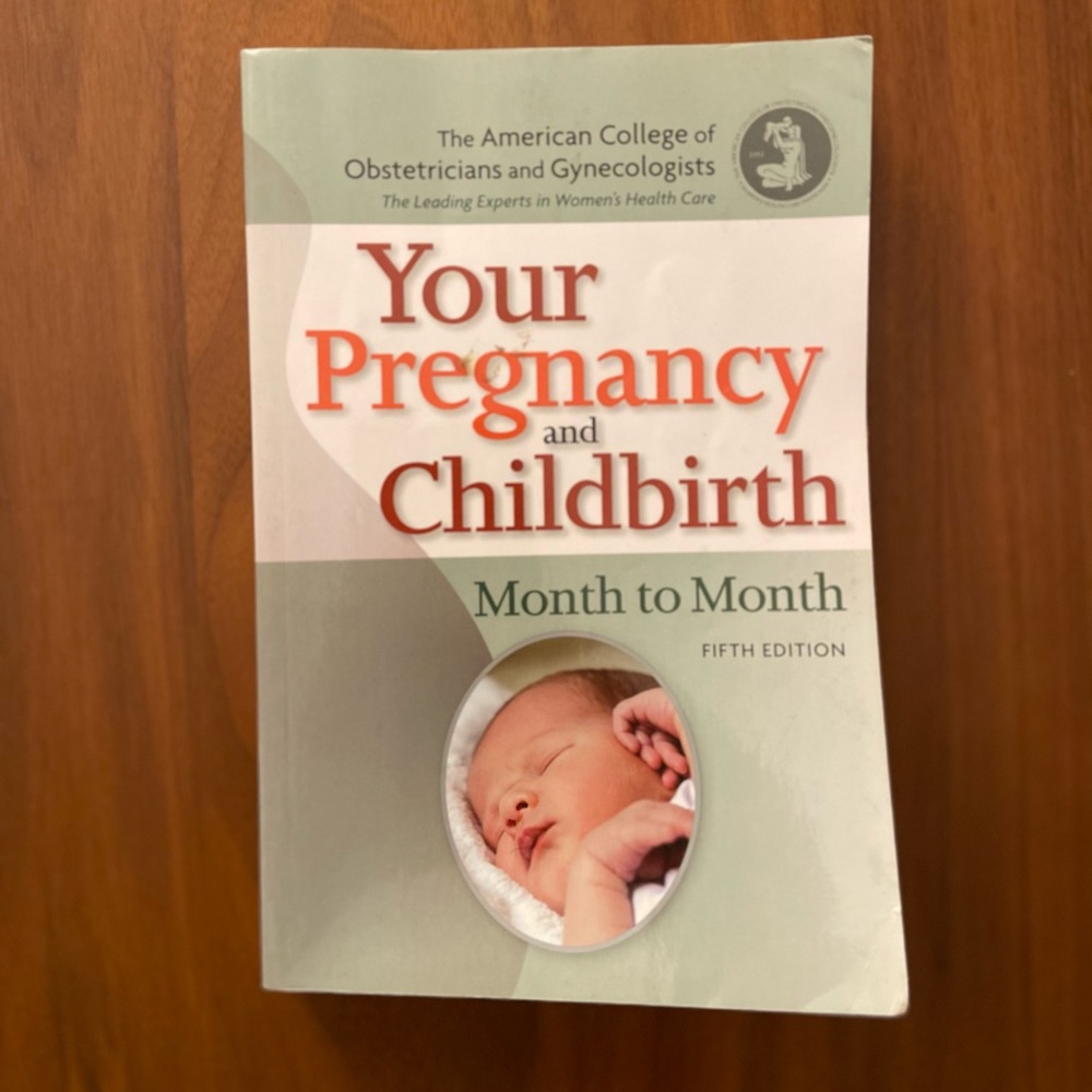 Your pregnancy and childbirth, month to month book